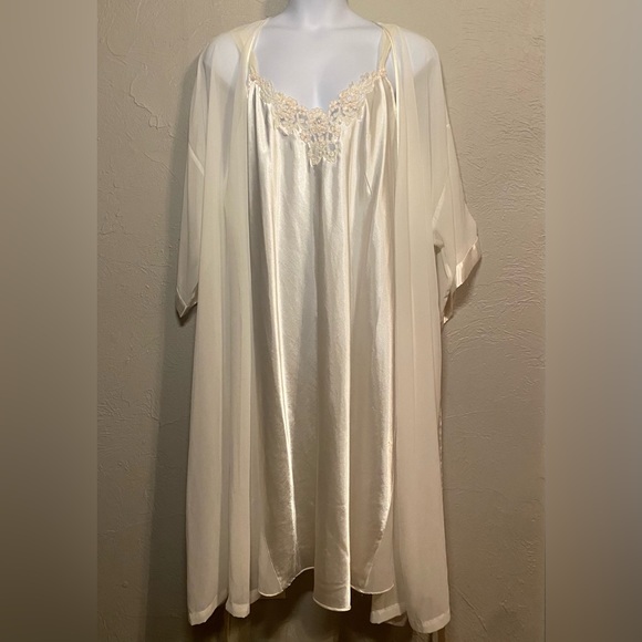 Serenada Other - 🤍Elegant Ivory Satin Peignoir Set - Robe and Gown